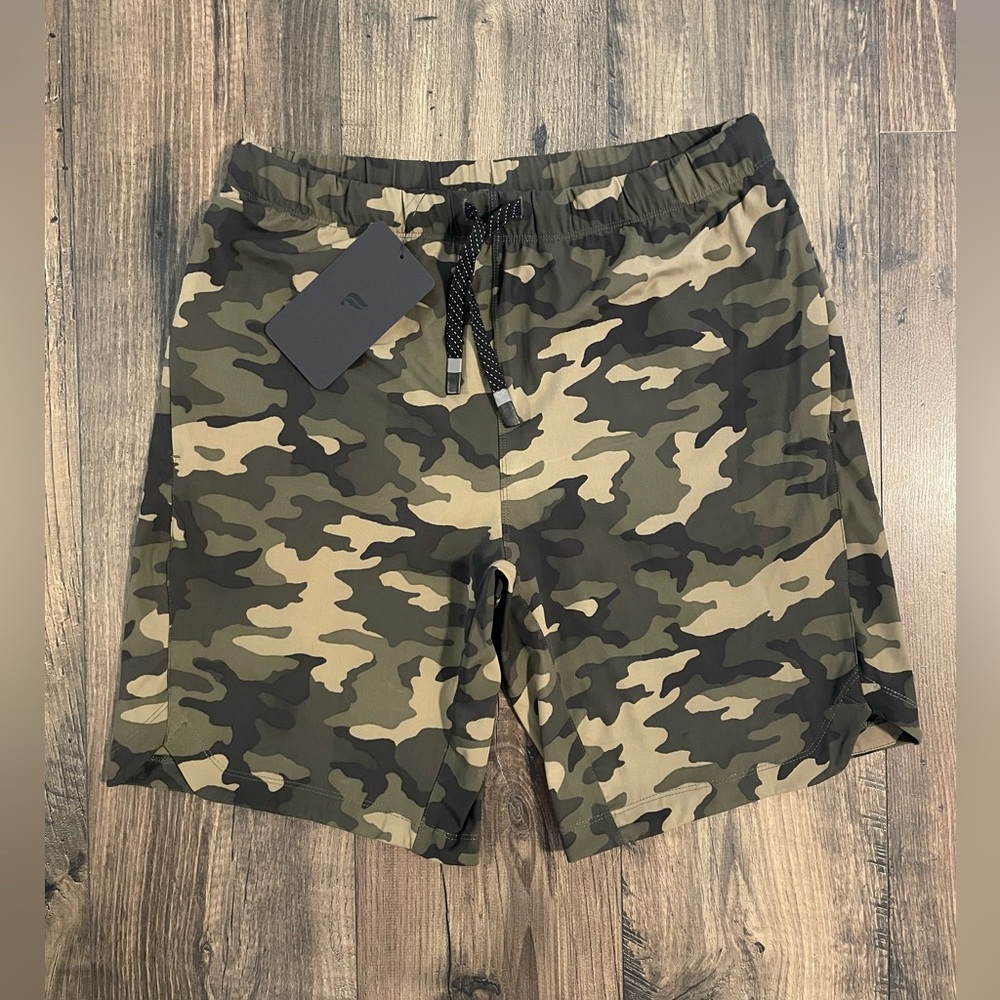 Men’s Fabletics Camo Athletic Shorts | The 9” Takeover Short, Size Medium